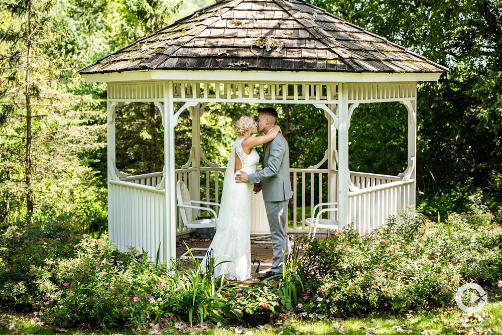 true love in a gazebo