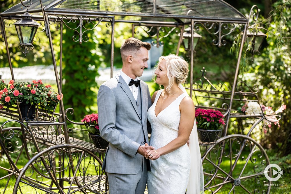 wagon wheels and romance